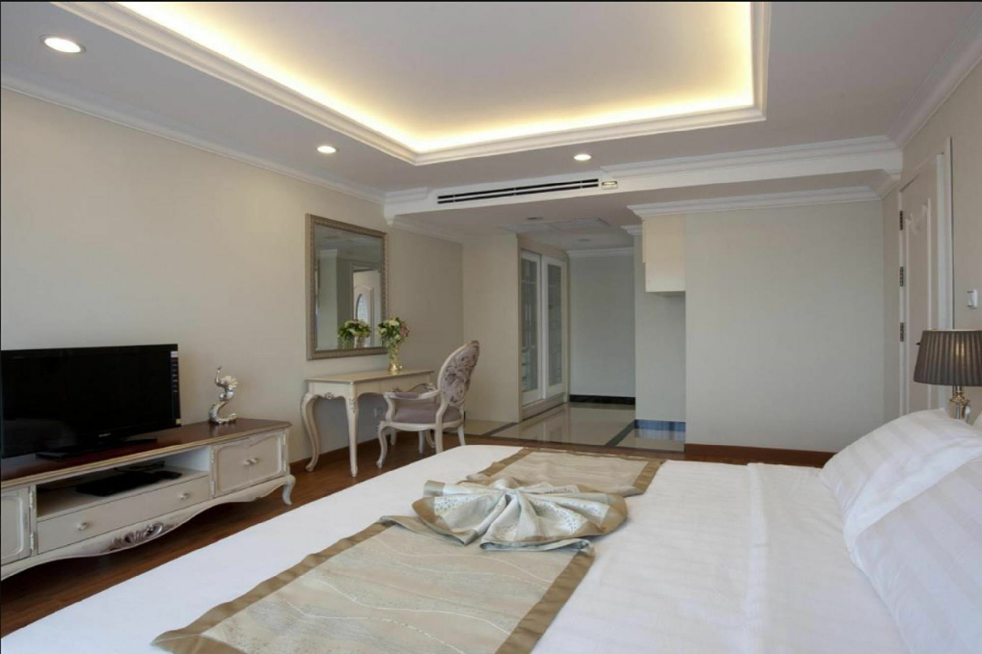 Lk Noble Suite Pattaya Exterior photo