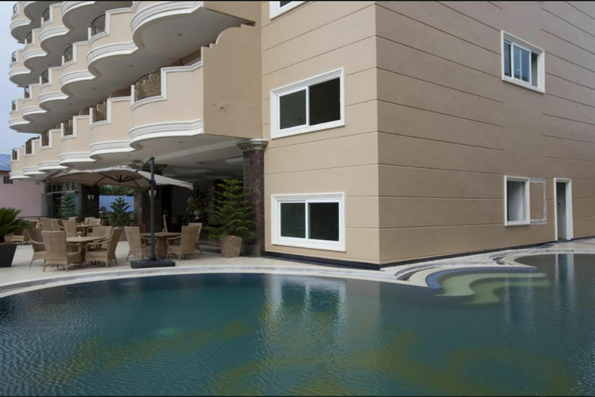 Lk Noble Suite Pattaya Exterior photo